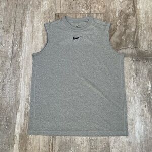 Nike tank size XL